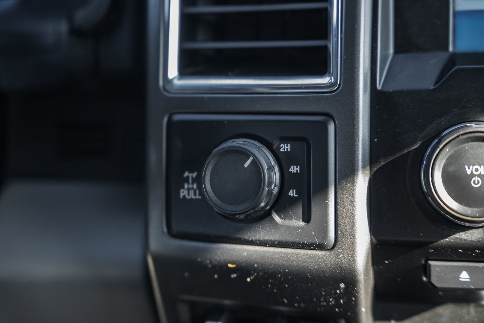 Used 2017 Ford F250 XLT w/ XLT Premium Package image 32