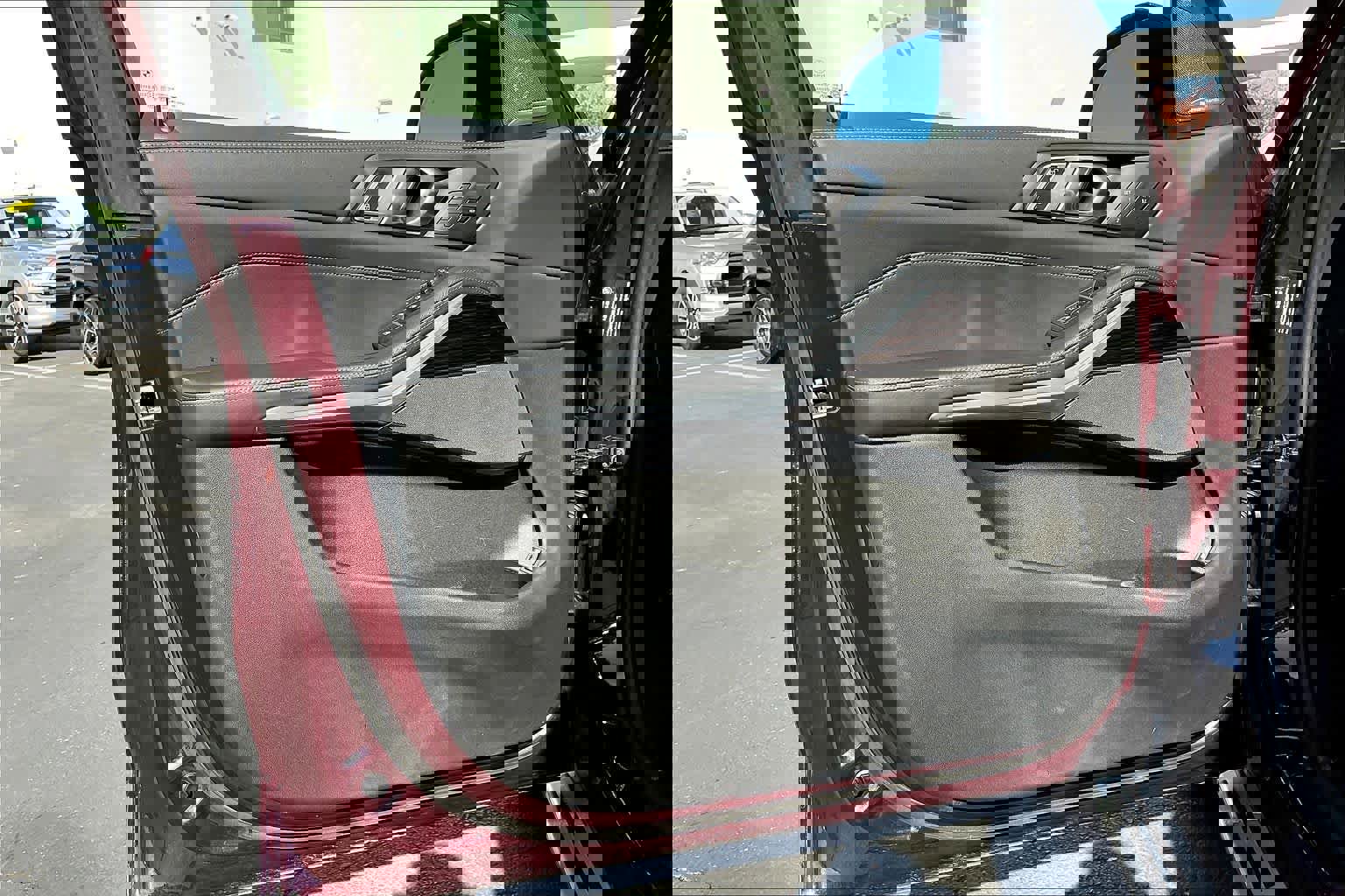 Used 2025 BMW X5 xDrive50e w/ Premium Package image 27