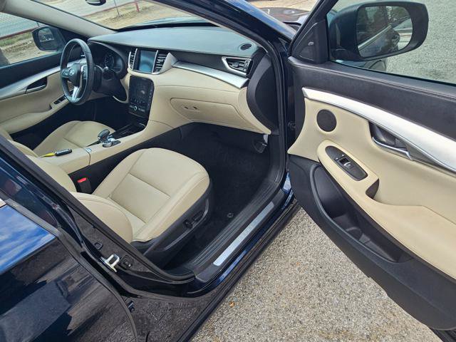 Used 2021 INFINITI QX50 Luxe FWD image 18