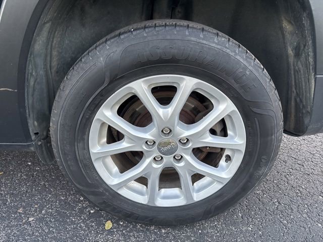 Used 2016 Jeep Cherokee Latitude image 11