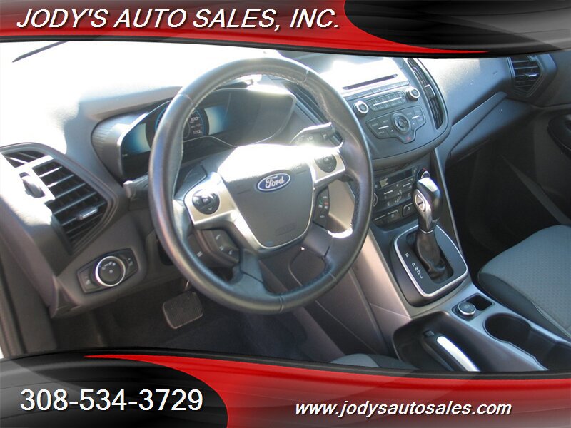 Used 2017 Ford C-MAX SE FWD image 2