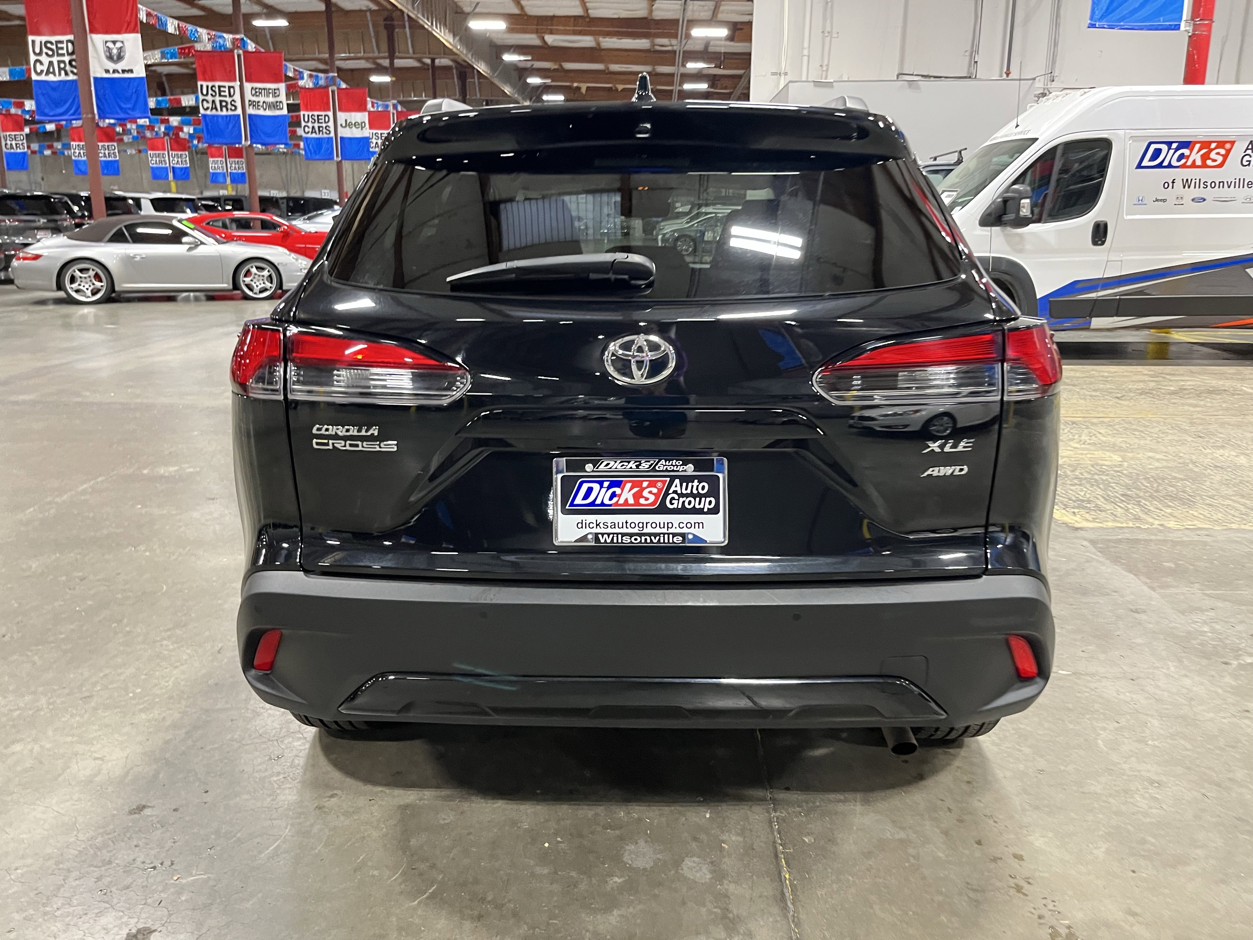 Used 2024 Toyota Corolla Cross XLE image 4