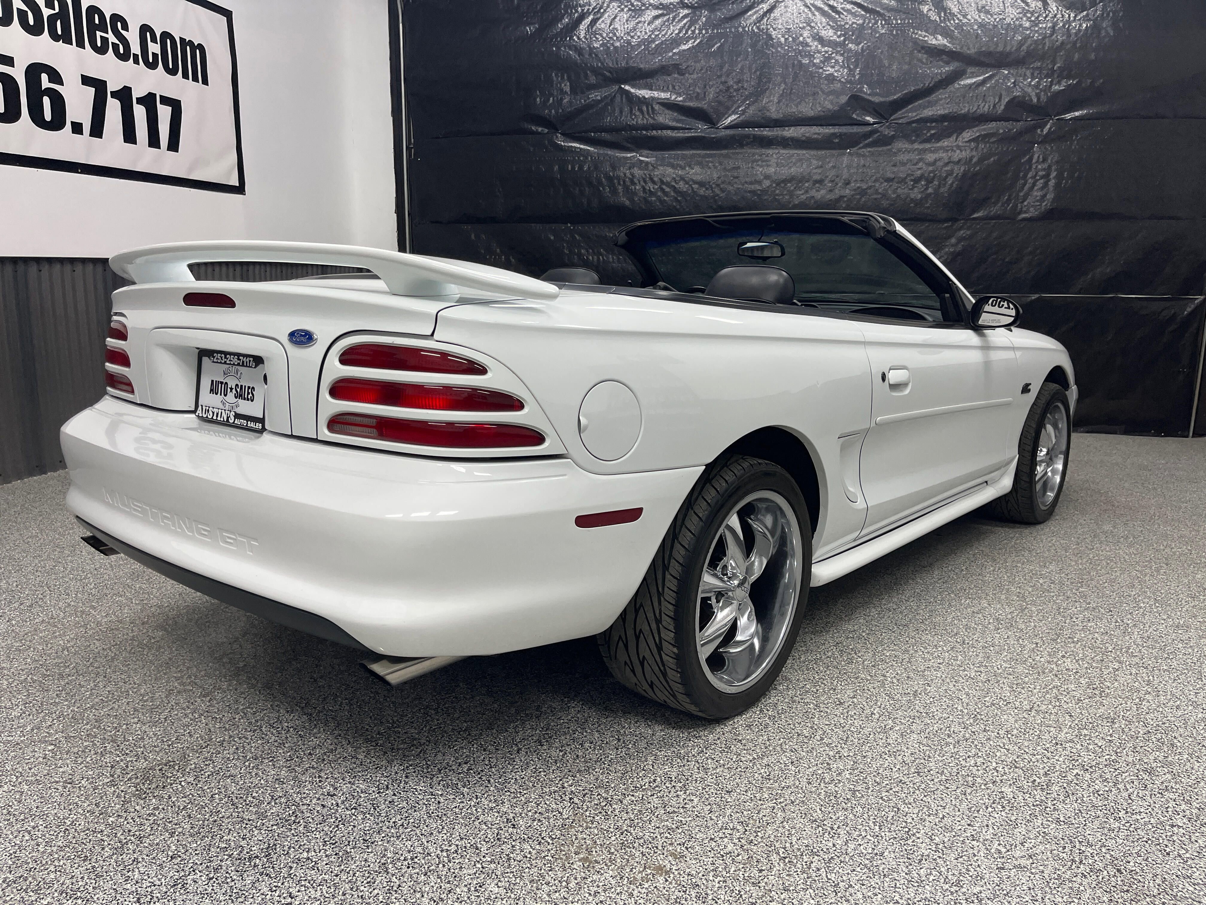 Used 1995 Ford Mustang GT RWD image 11