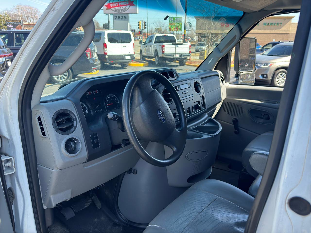 Used 2011 Ford E-450 and Econoline 450 Super Duty RWD image 10
