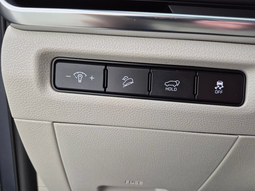 Used 2025 Kia Telluride SX w/ SX Captain's Chair Package AWD/4WD image 12