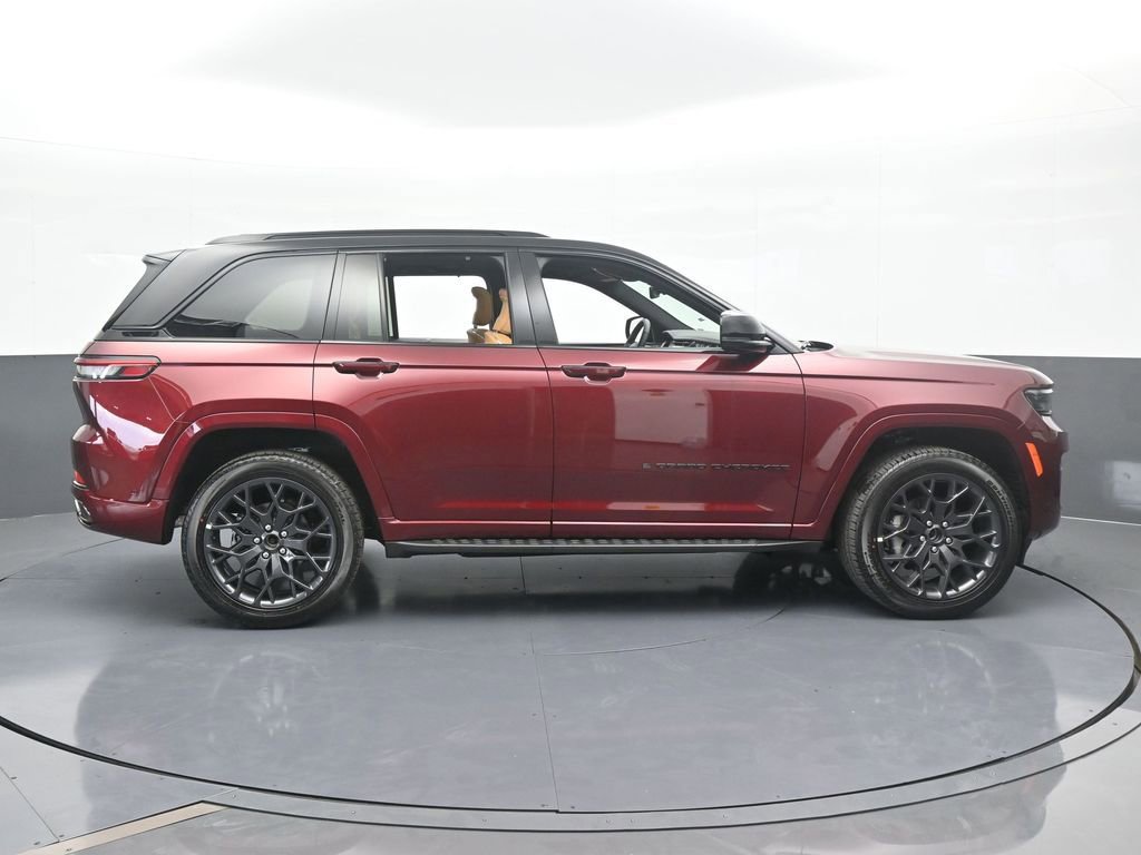 New 2025 Jeep Grand Cherokee Summit image 7