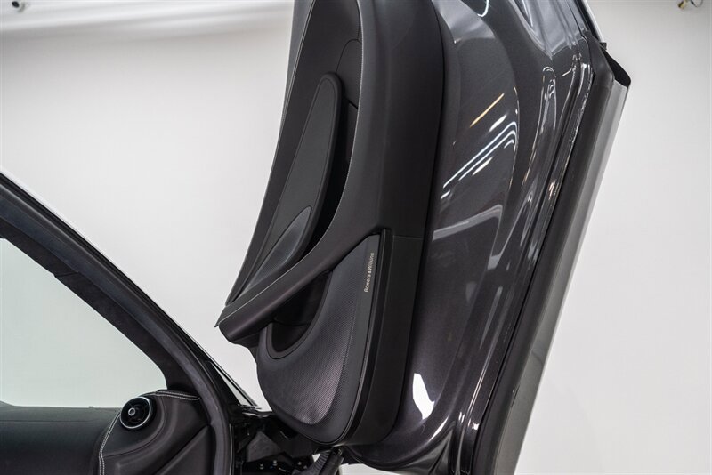 Used 2019 McLaren 570S Coupe RWD image 41