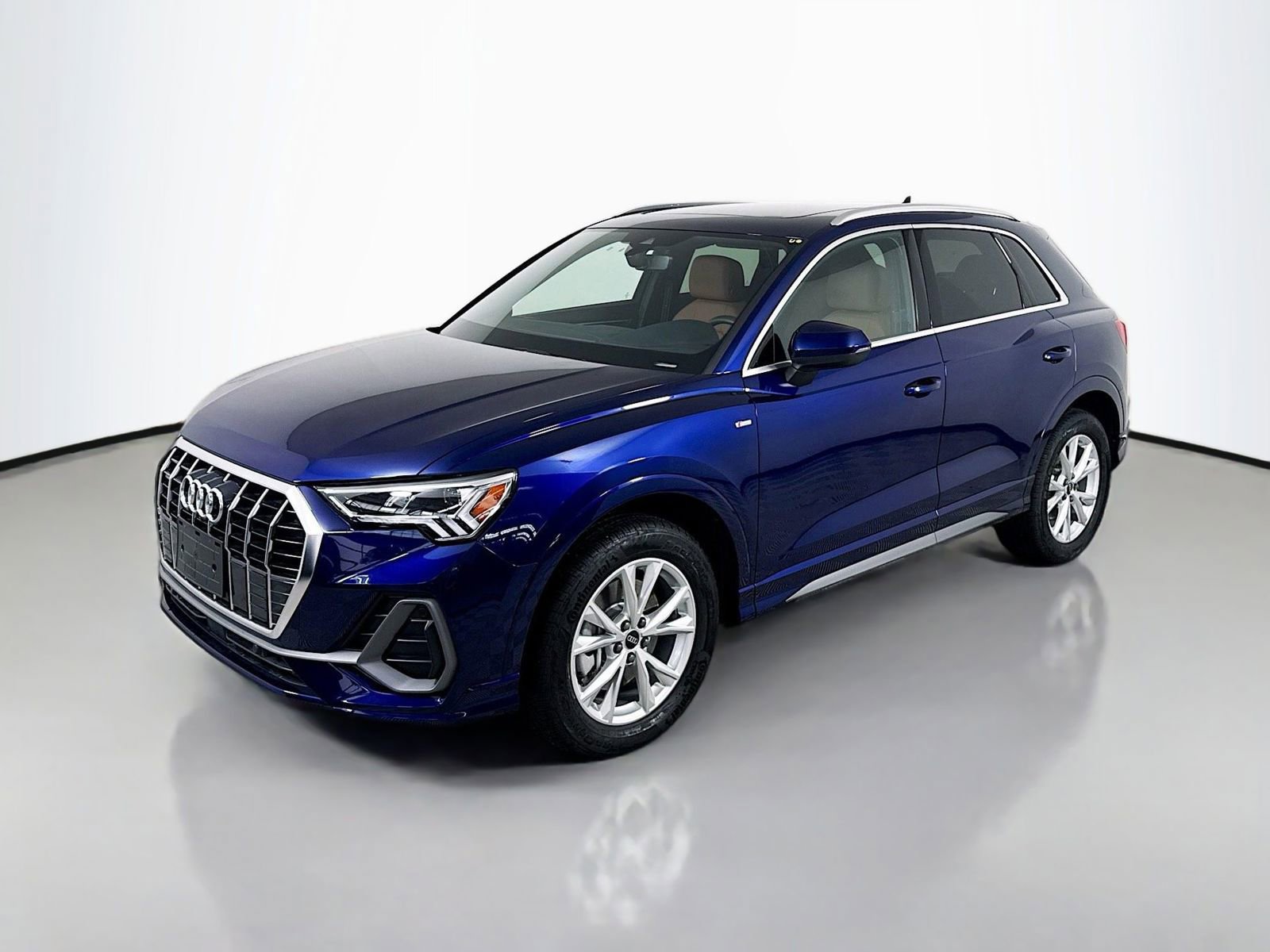 Certified 2025 Audi Q3 2.0T Premium Plus w/ Premium Plus Package