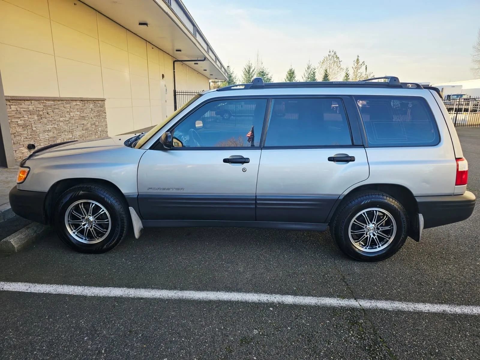Used 2002 Subaru Forester L image 2