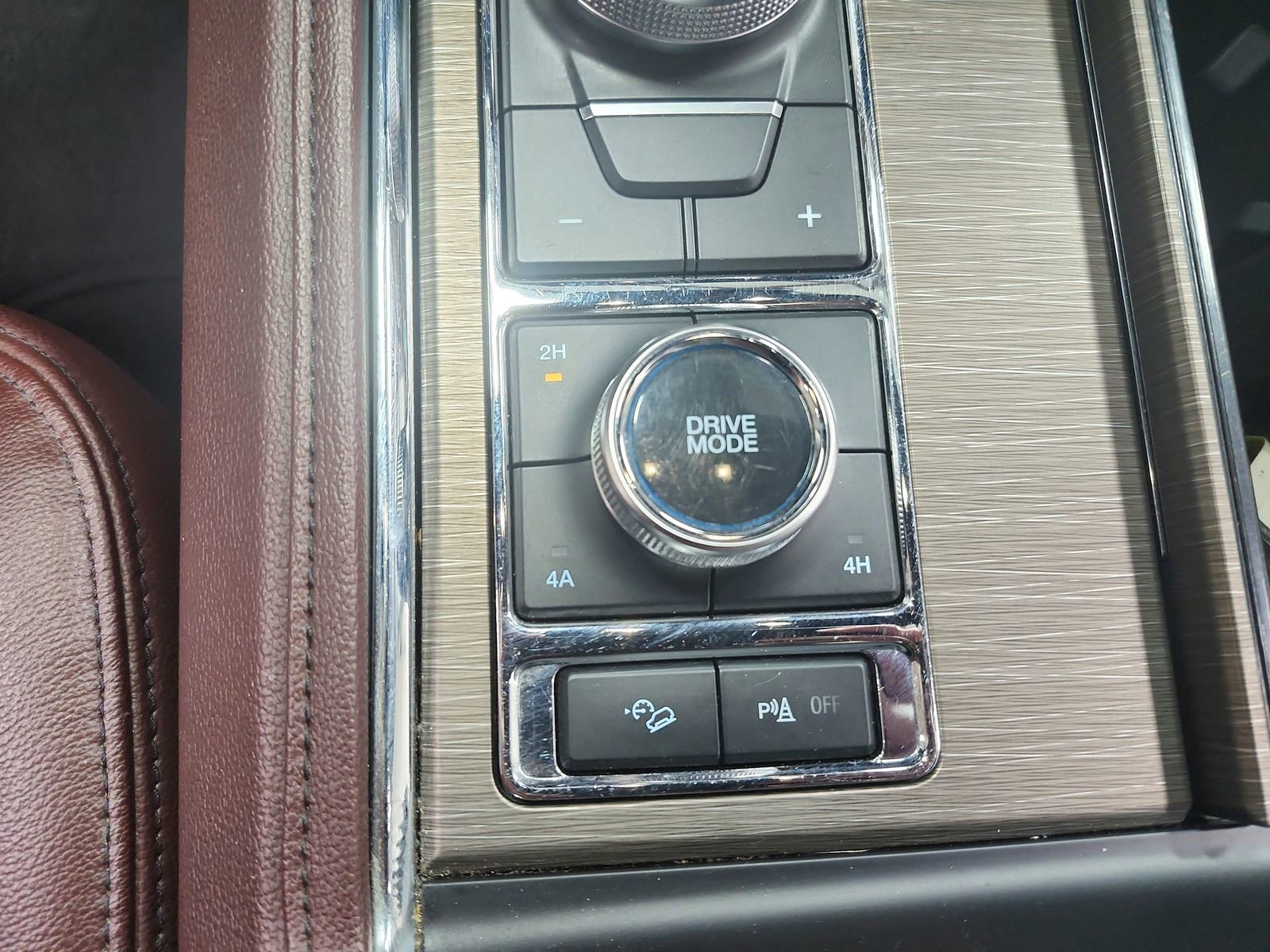 Used 2024 Ford Expedition Limited image 30