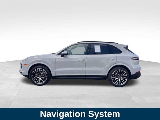 Used 2023 Porsche Cayenne AWD/4WD image 2