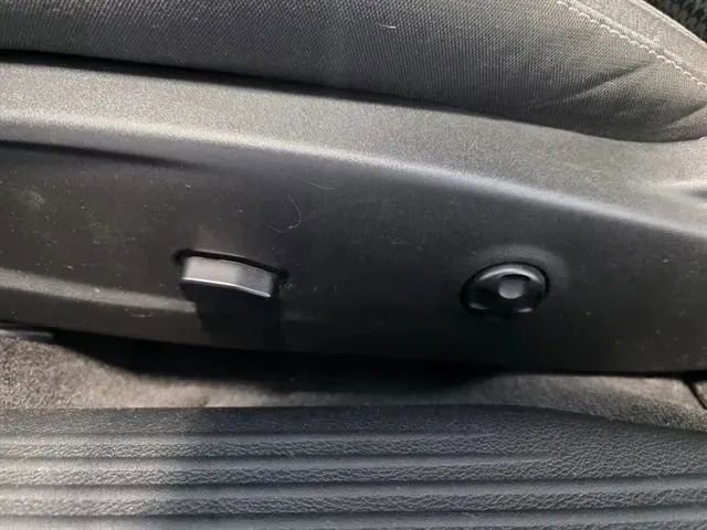 Used 2015 Dodge Challenger R/T w/ Quick Order Package 28B R/T image 18