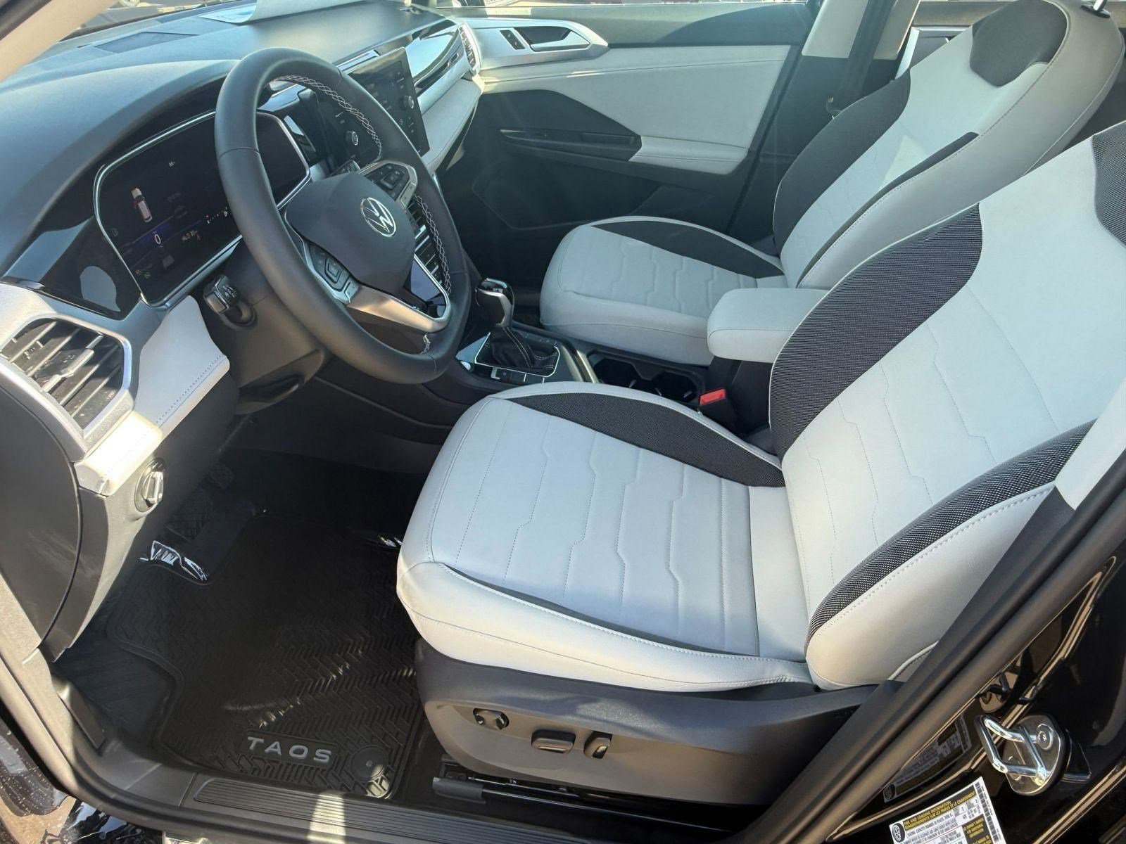 New 2026 Volkswagen Taos SE image 4