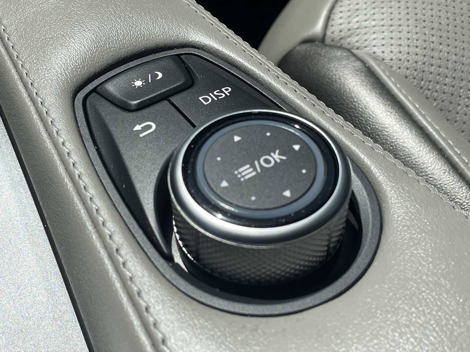 Used 2025 INFINITI QX50 Luxe AWD/4WD image 25