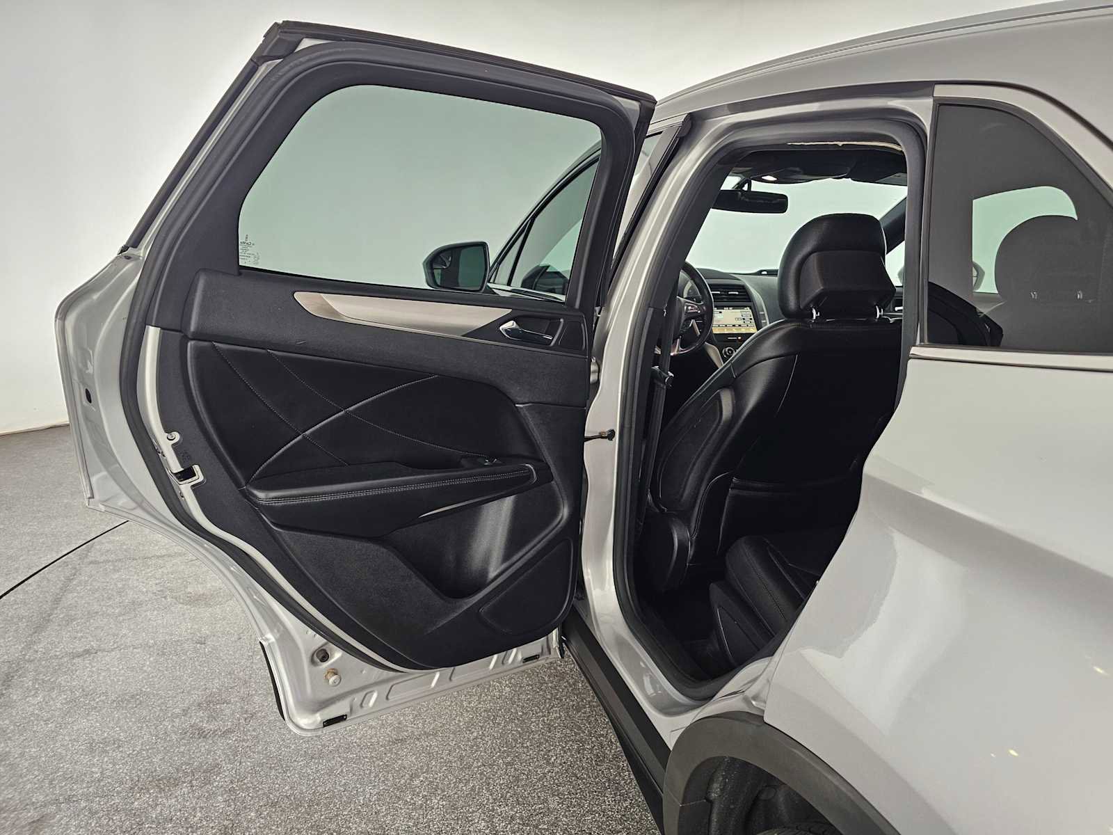 Used 2016 Lincoln MKC Premiere image 15