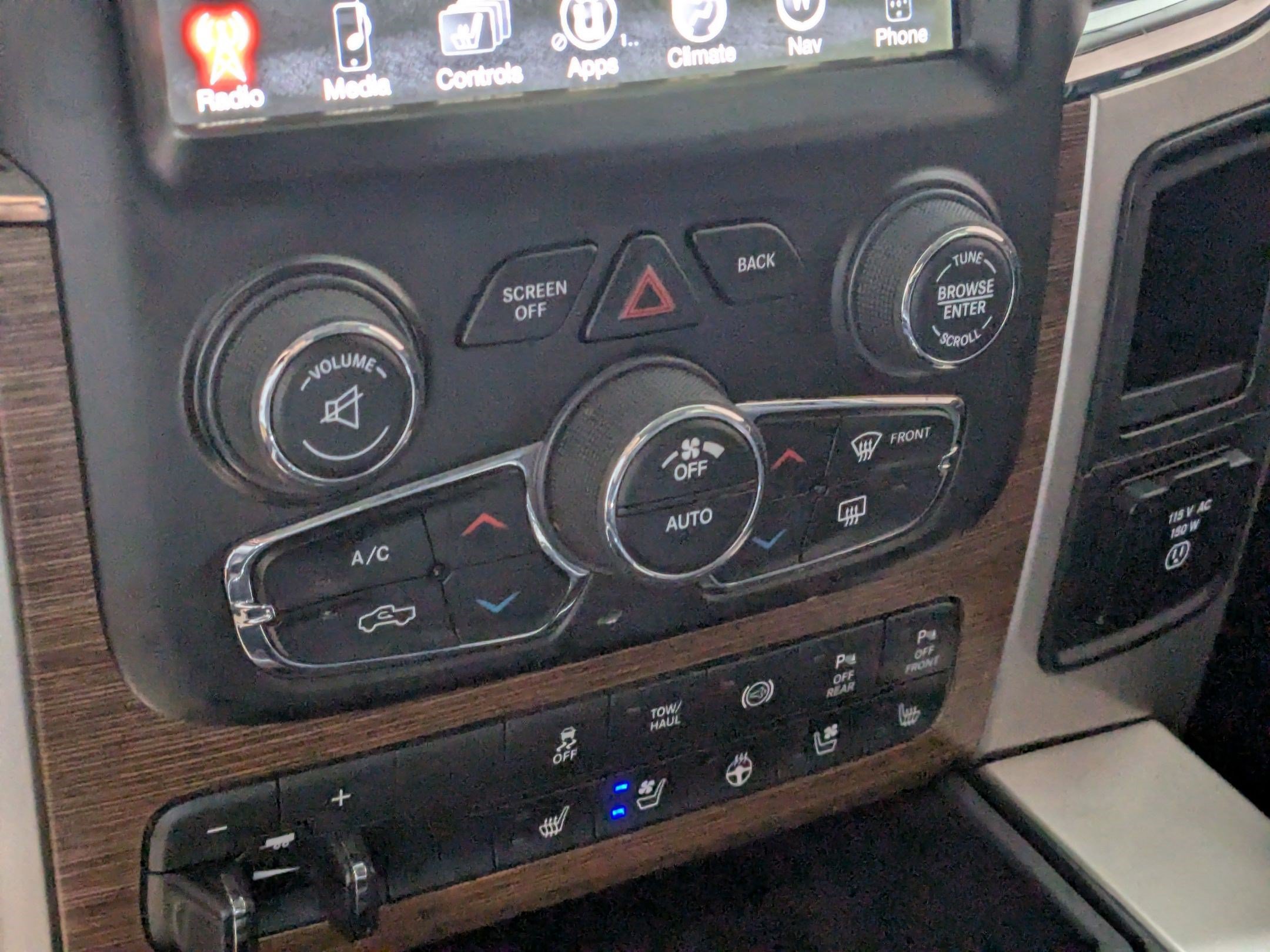 Used 2017 RAM 2500 Laramie AWD/4WD image 19