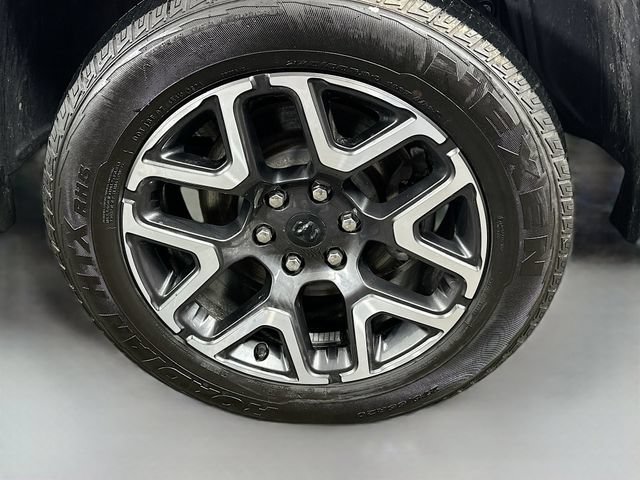 Used 2025 RAM 1500 Laramie AWD/4WD image 30