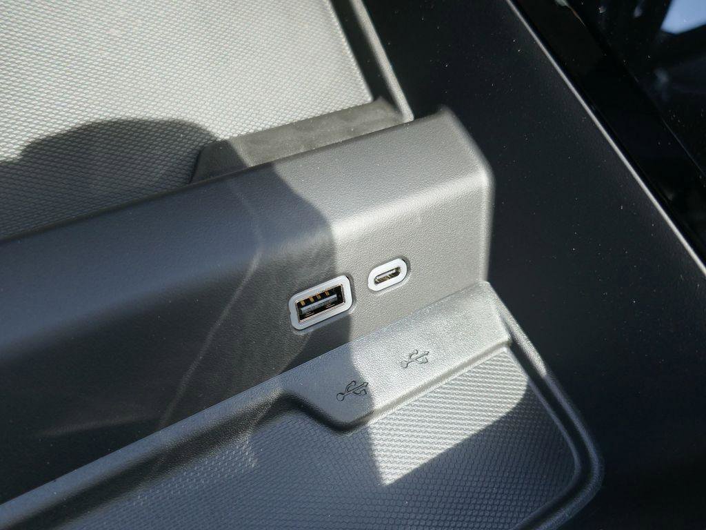 New 2026 Chevrolet Suburban Premier AWD/4WD image 24
