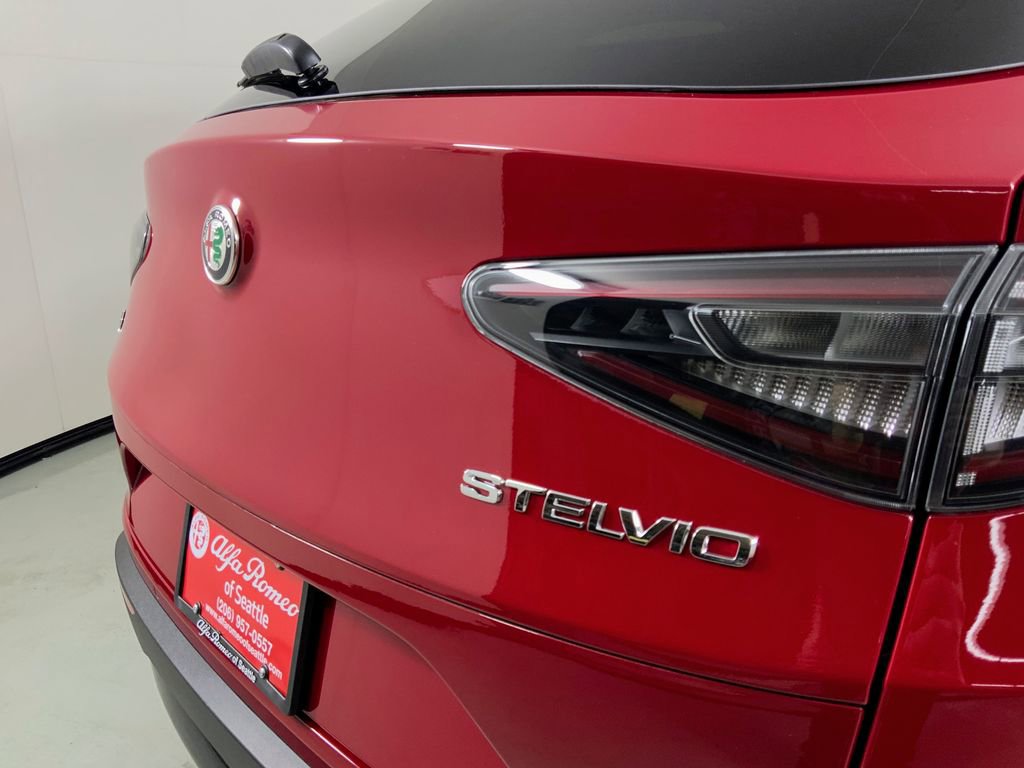 New 2025 Alfa Romeo Stelvio Sprint w/ Convenience Package AWD/4WD image 15