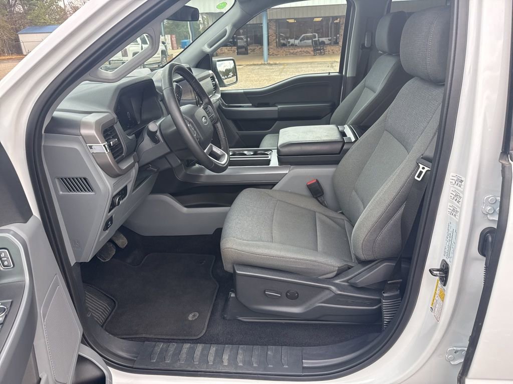 Used 2025 Ford F150 XLT w/ Equipment Group 301A Standard image 4