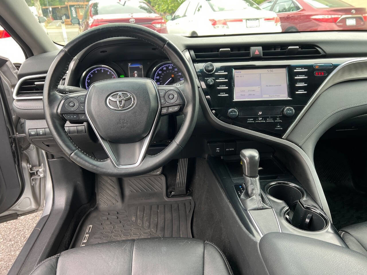 Used 2018 Toyota Camry SE w/ Convenience Package FWD image 19