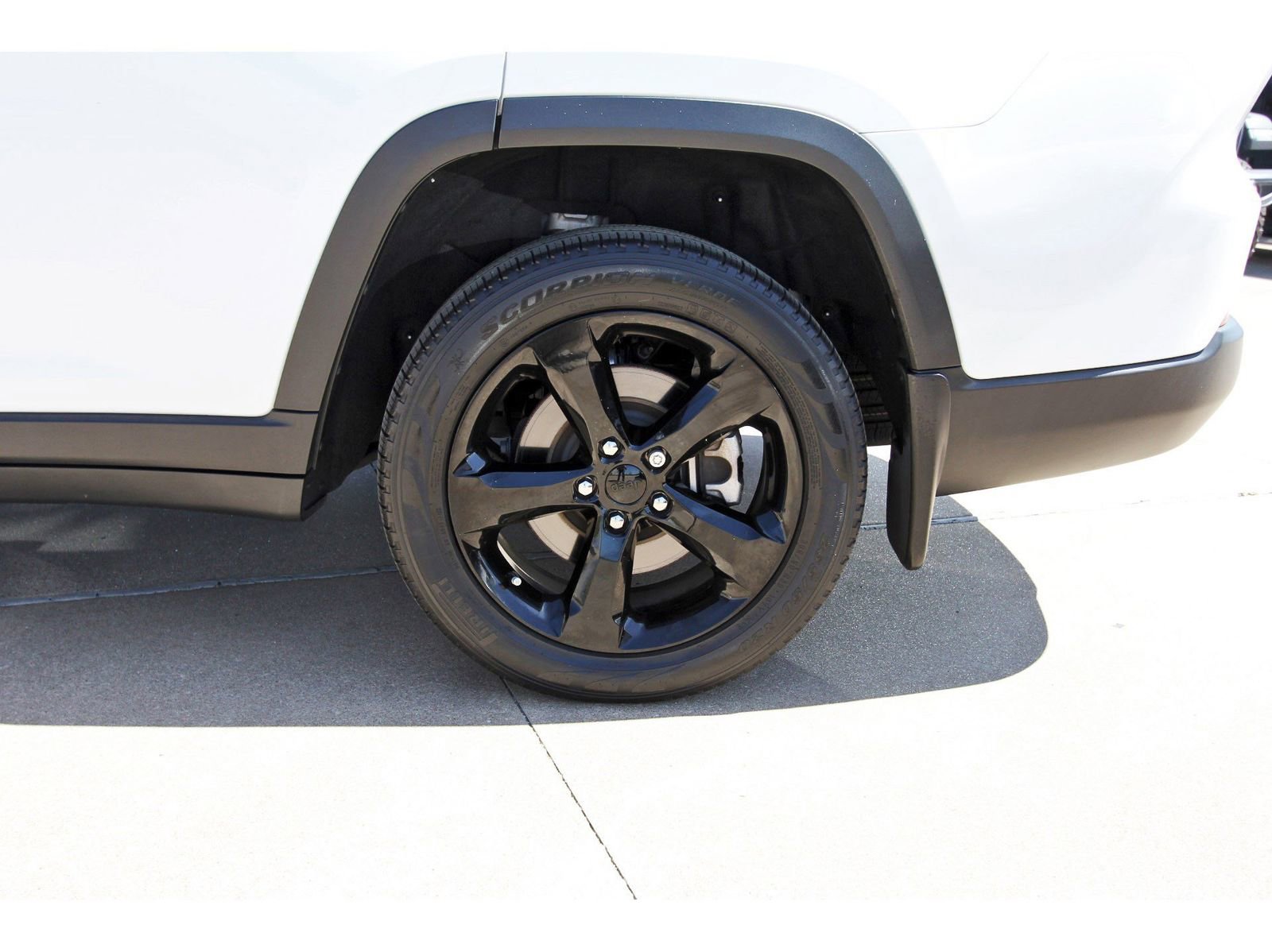 Used 2023 Jeep Grand Cherokee L Limited w/ Black Appearance Package image 30