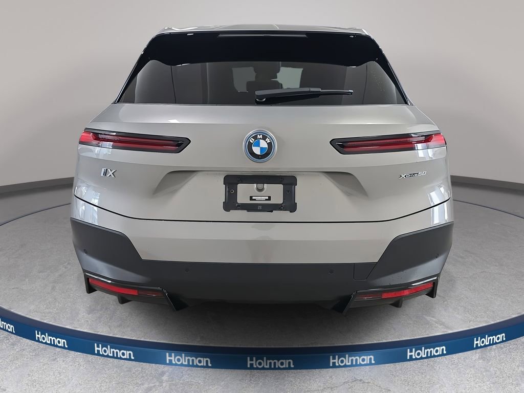 Used 2023 BMW iX xDrive50 image 8
