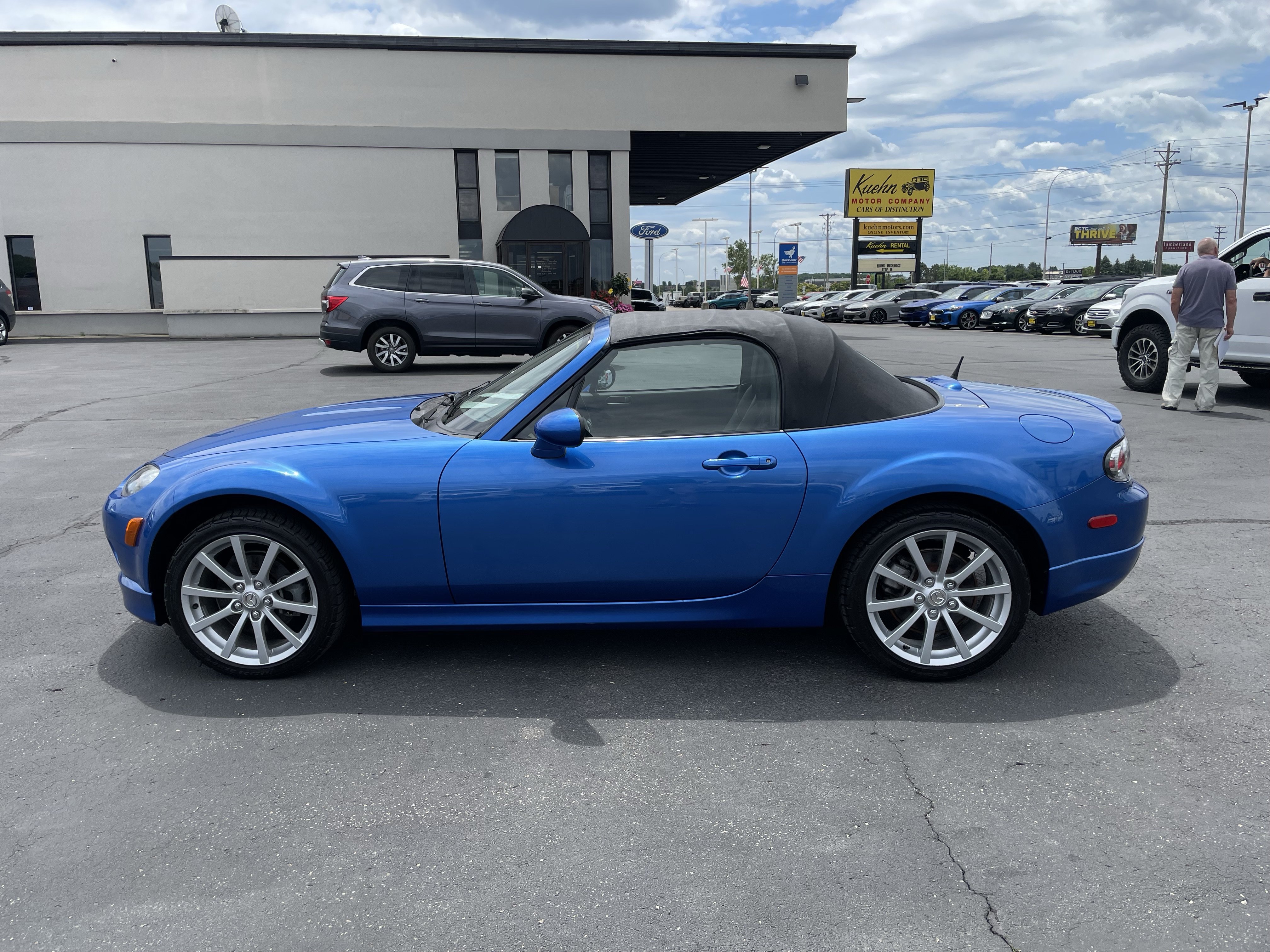 Used 2006 MAZDA MX-5 Miata Sport w/ Appearance Pkg RWD image 5