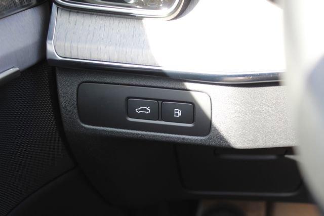 New 2026 Volvo XC90 T8 Ultra w/ Protection Package Premier image 18