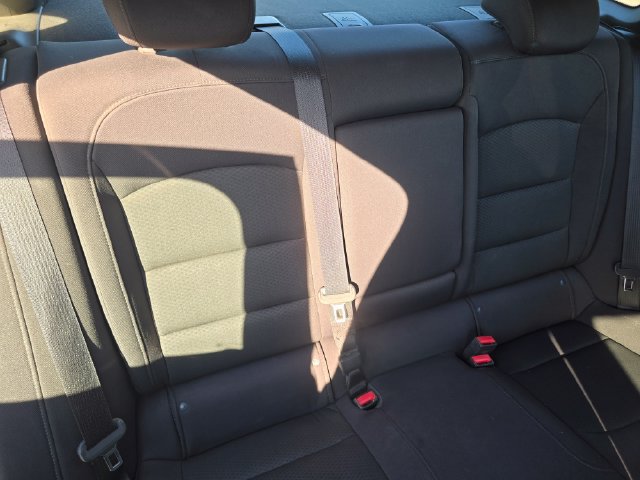 Used 2017 Chevrolet Malibu LT FWD image 26