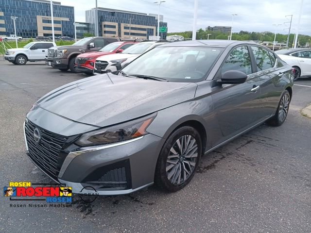 Certified 2025 Nissan Altima 2.5 SV FWD image 1