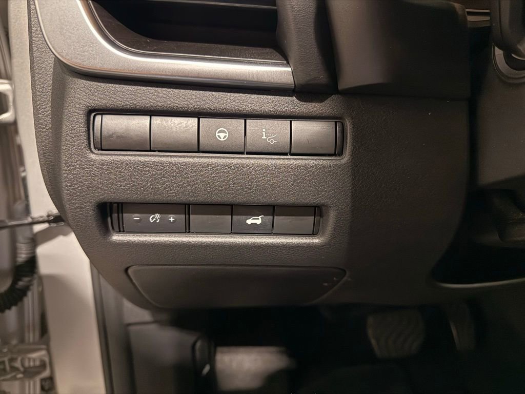 Used 2021 Nissan Rogue Platinum FWD image 15