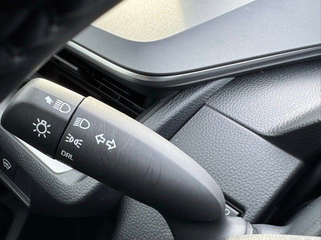 Used 2024 Toyota Prius LE image 22