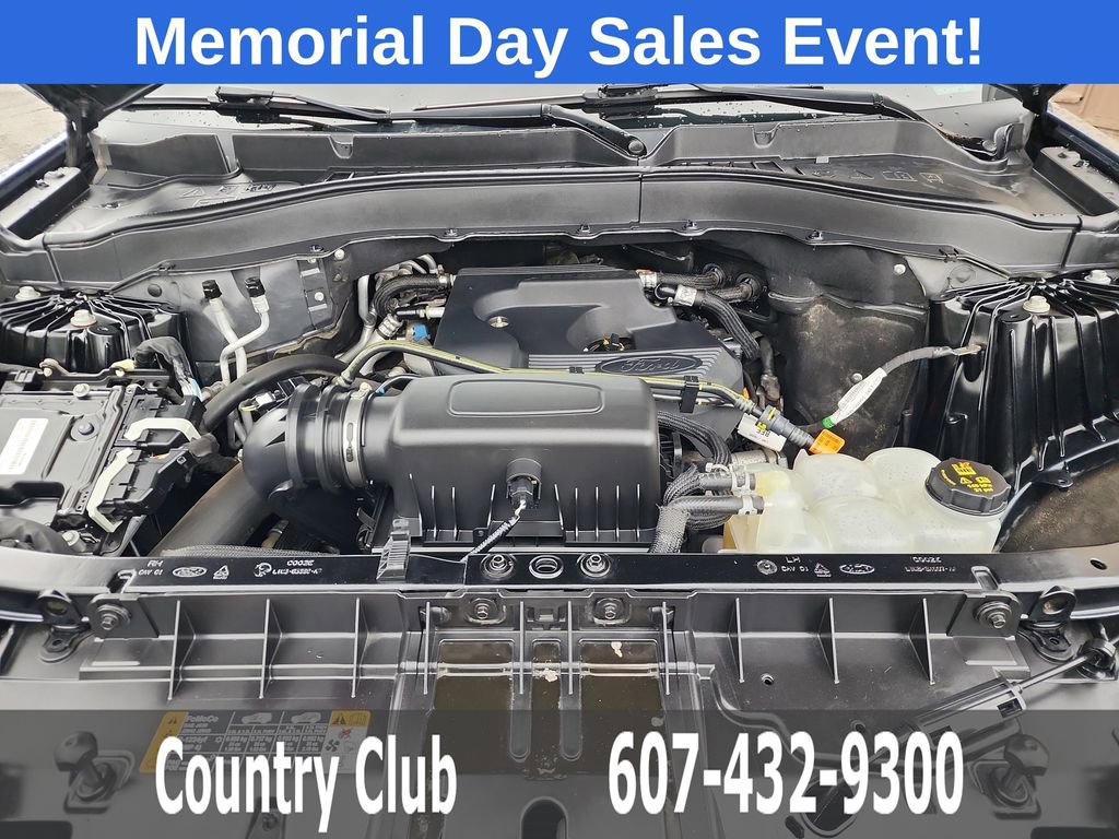 Used 2020 Ford Explorer XLT w/ Equipment Group 202A AWD/4WD image 33