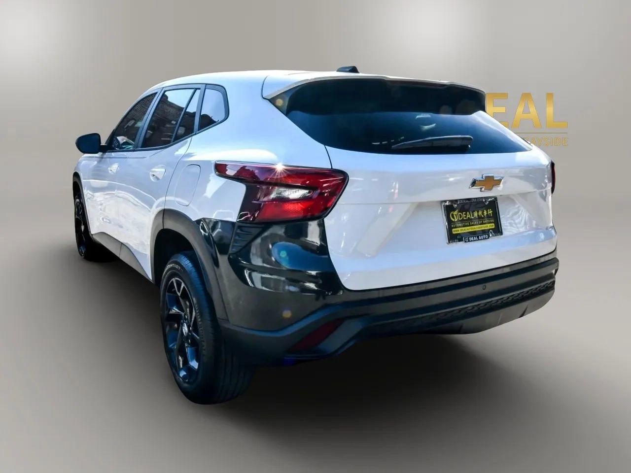Used 2024 Chevrolet Trax LS w/ LS Convenience Package FWD image 5