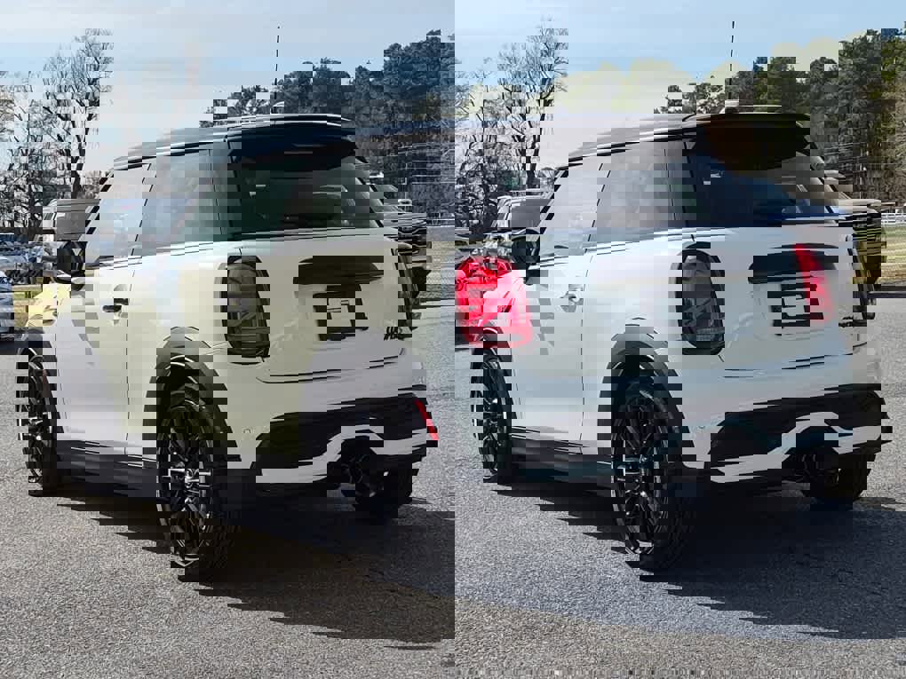 Used 2023 MINI Cooper S image 4