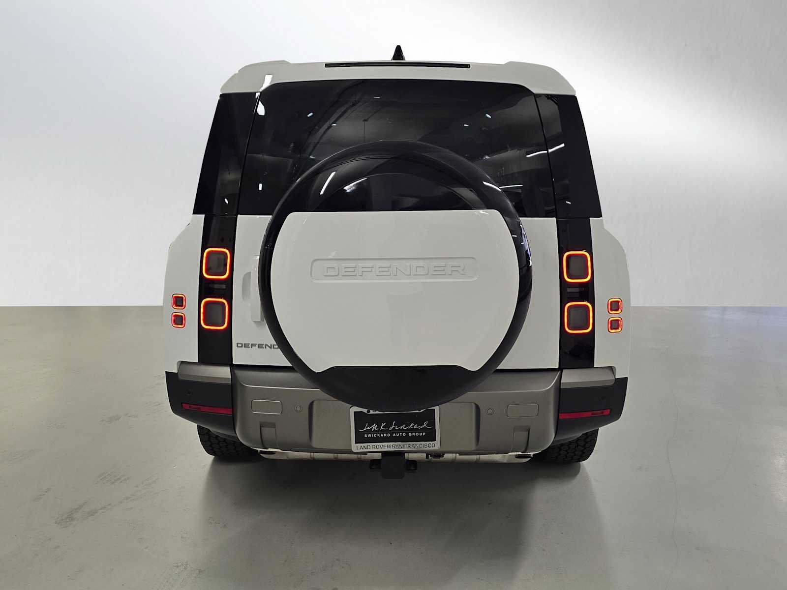 New 2026 Land Rover Defender 130 S AWD/4WD image 4