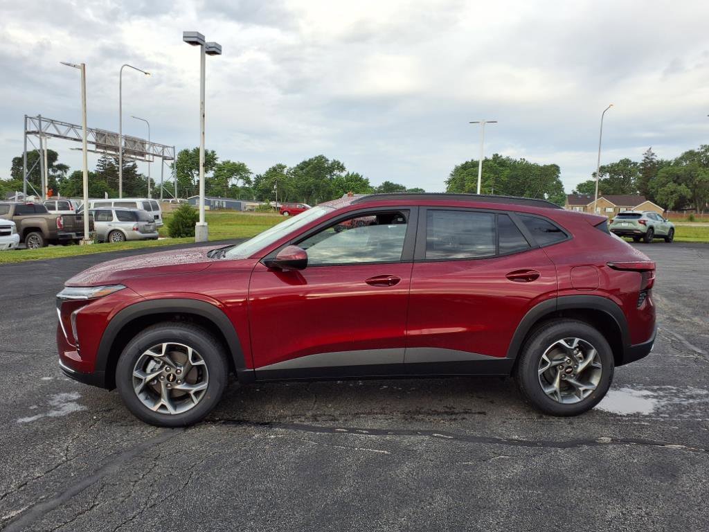 New 2025 Chevrolet Trax LT w/ LT Convenience Package FWD image 6