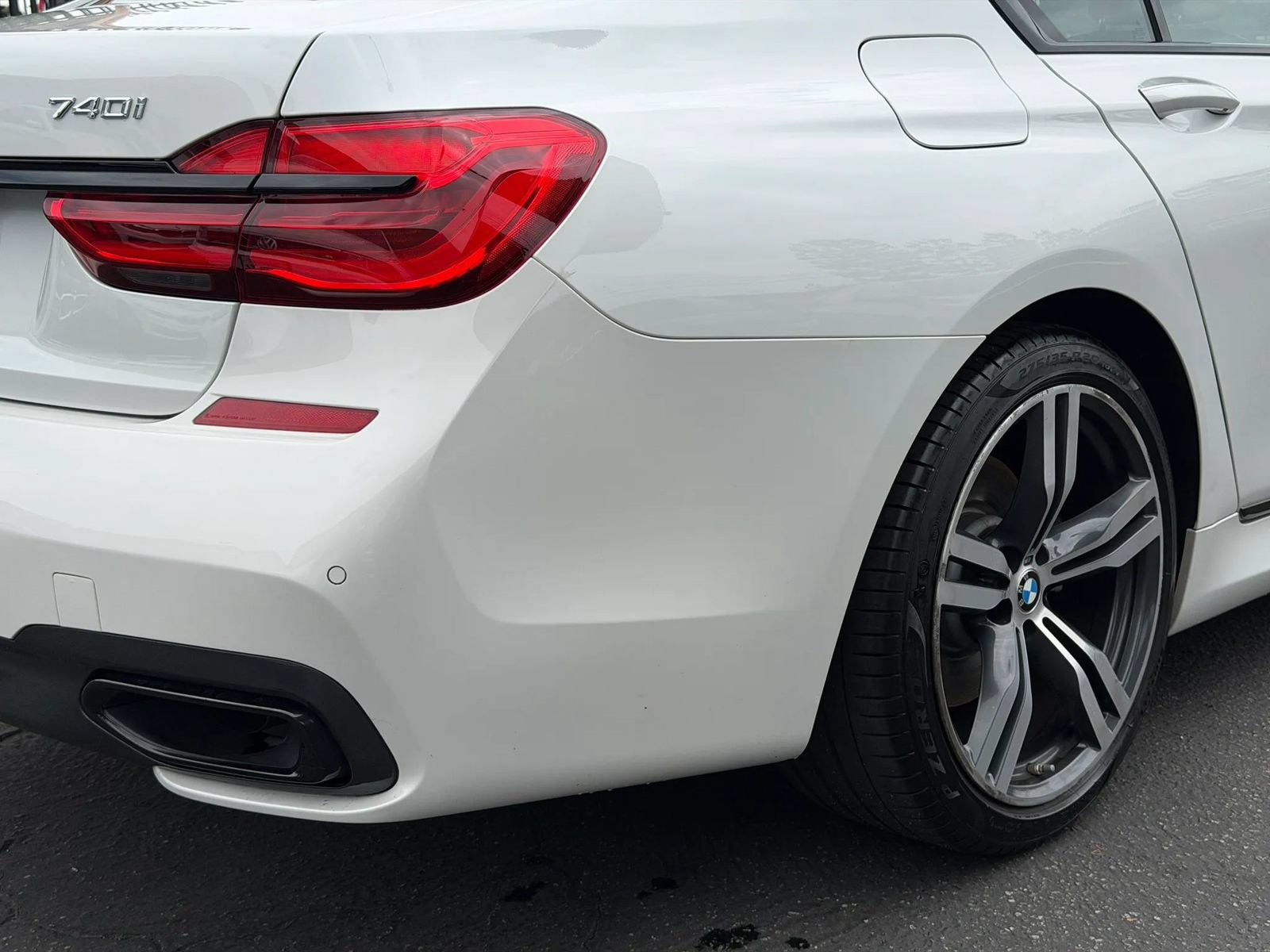 Used 2018 BMW 740i RWD image 26
