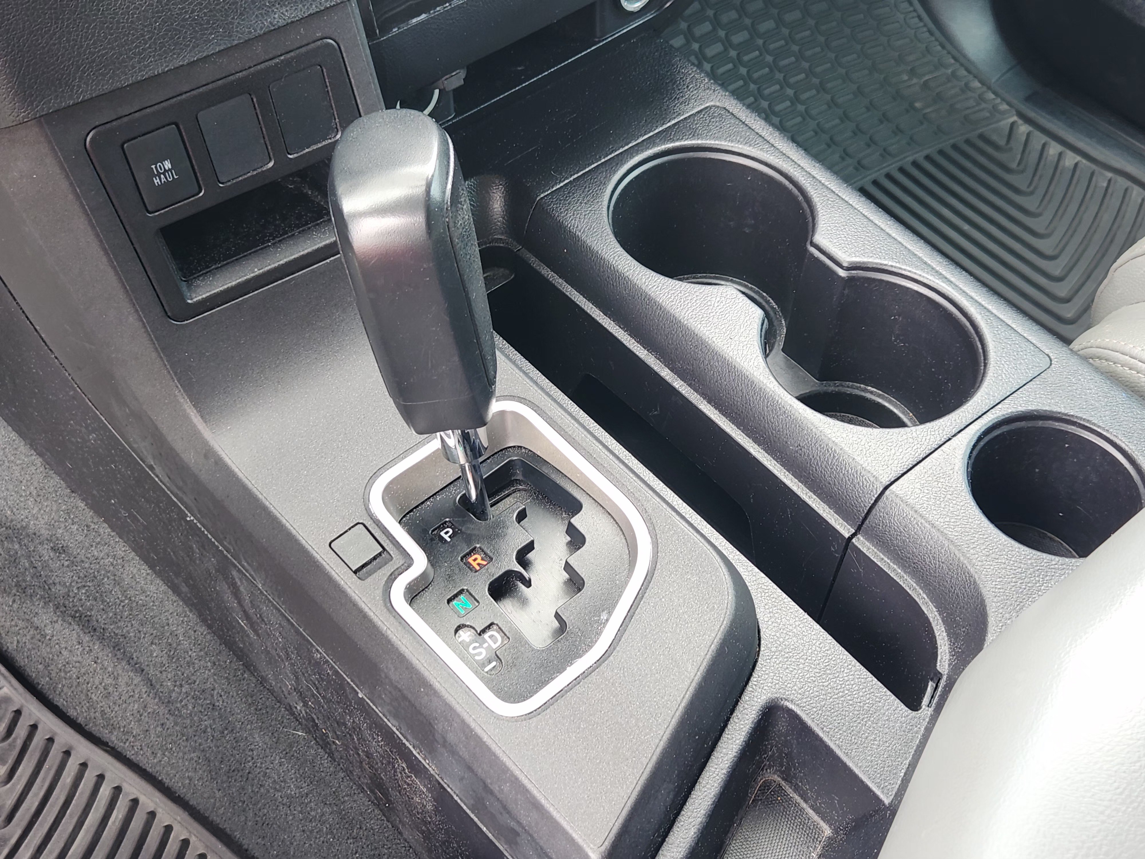 Used 2018 Toyota Sequoia SR5 RWD image 20