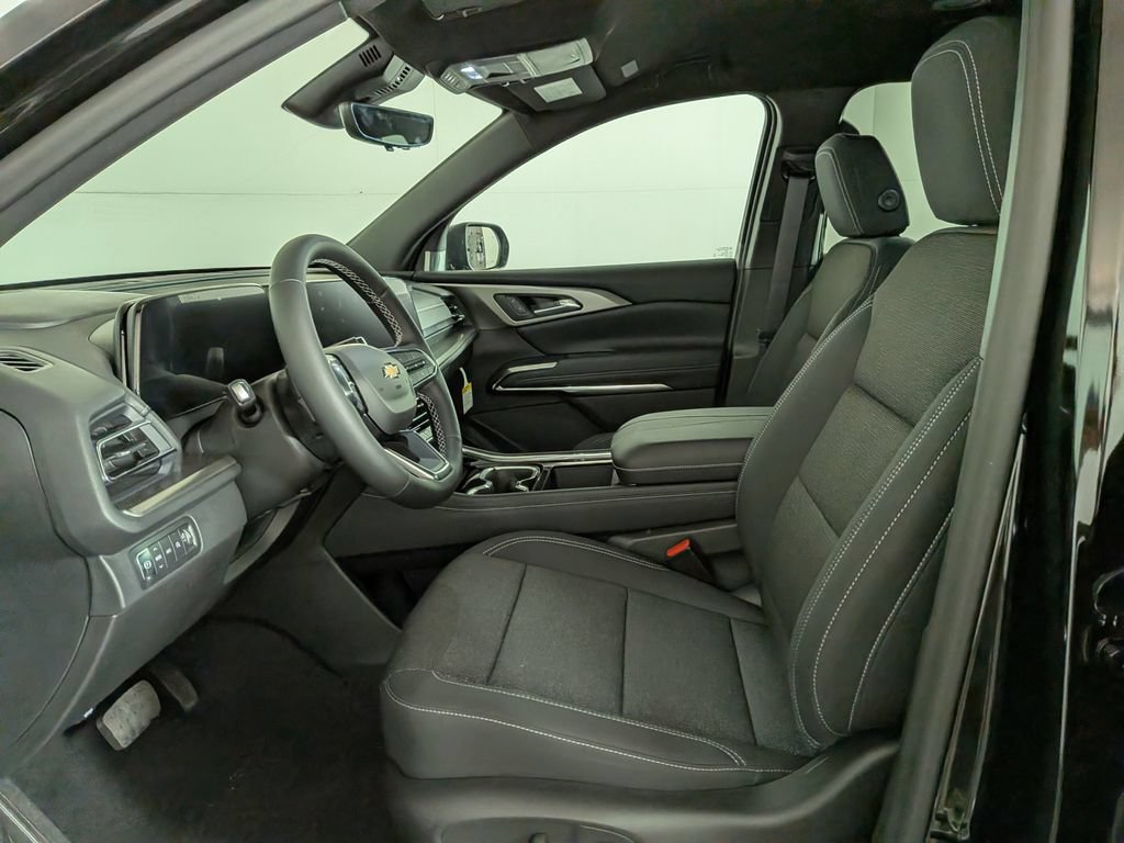 New 2026 Chevrolet Traverse LT w/ Driver Confidence Package AWD/4WD image 16