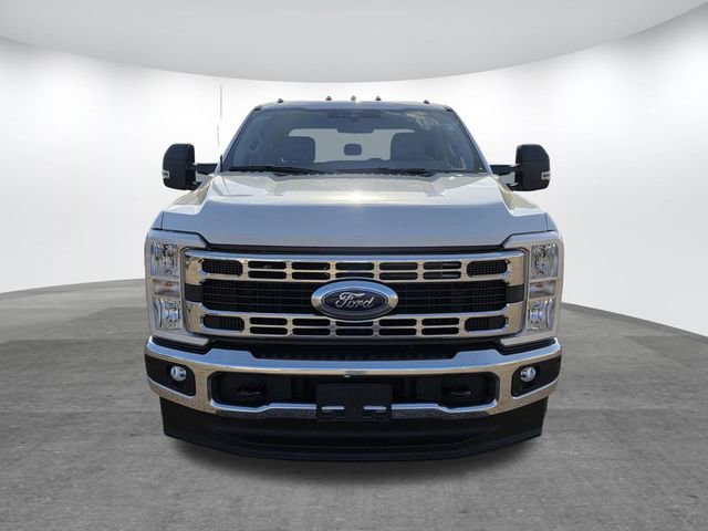 Certified 2025 Ford F350 XLT w/ FX4 Off-Road Package image 2