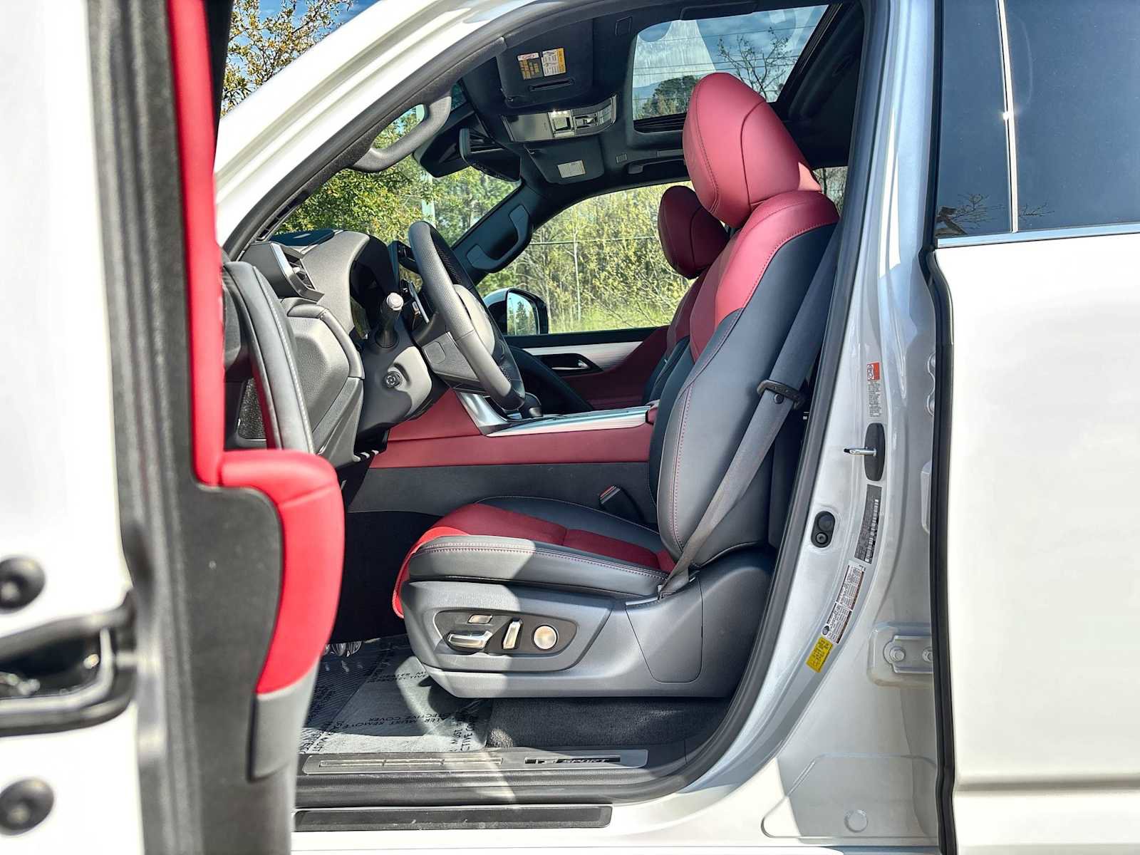 Used 2025 Lexus LX 700h F Sport video 2