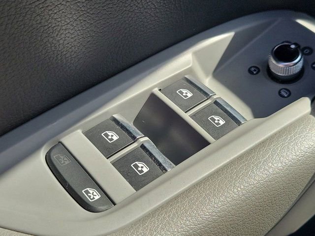 Used 2018 Audi Q5 2.0T Premium Plus w/ Premium Plus Package image 31