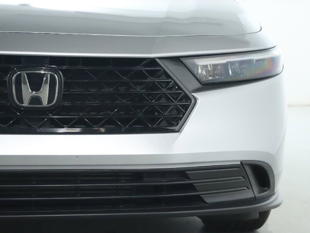 Used 2025 Honda Accord LX image 8