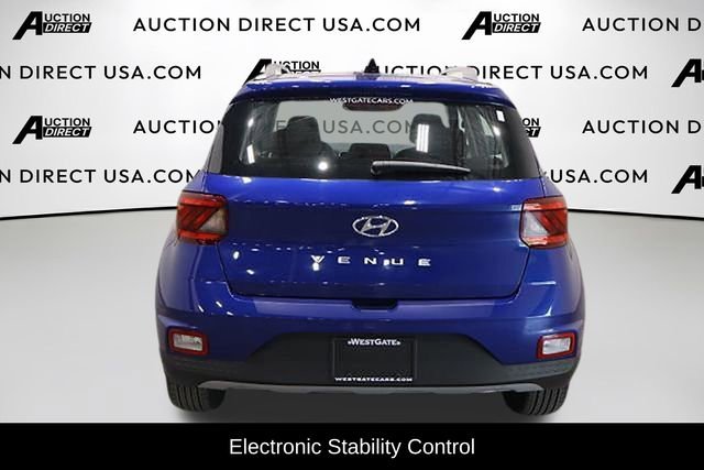 Used 2022 Hyundai Venue SEL FWD image 6