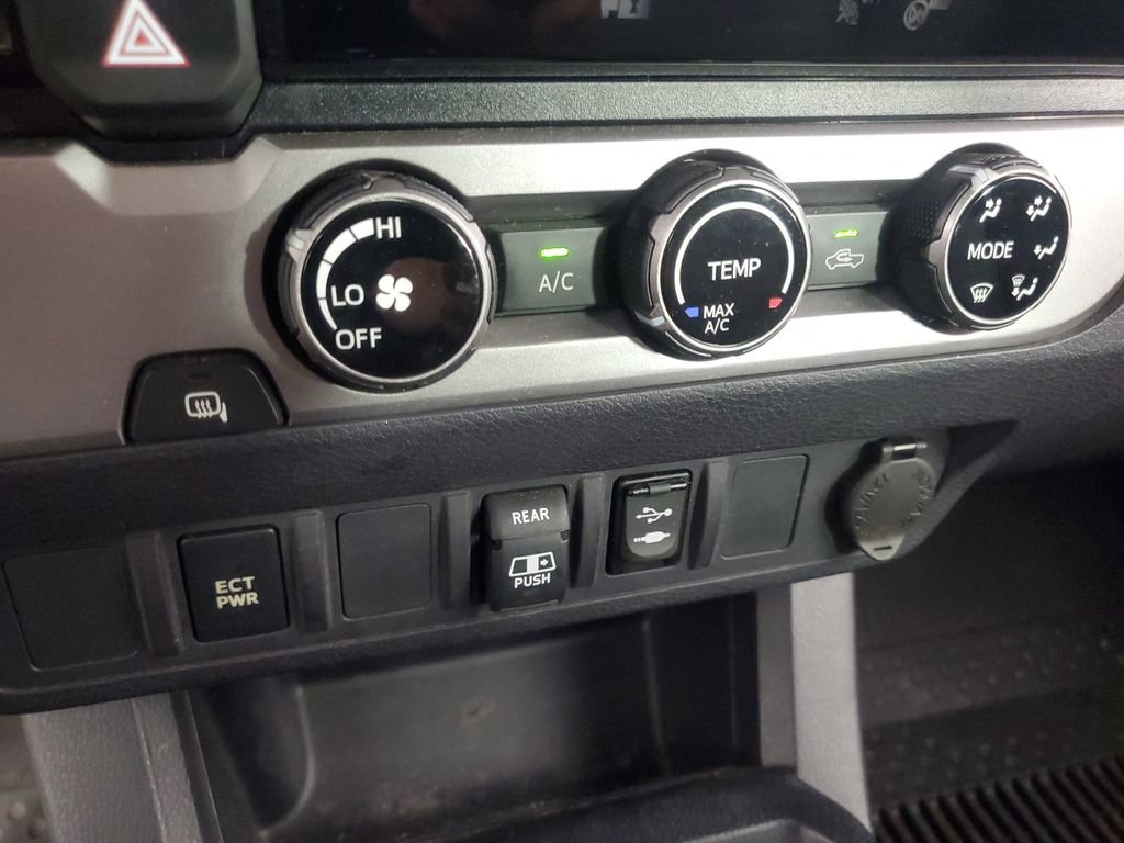 Used 2018 Toyota Tacoma SR5 RWD image 18