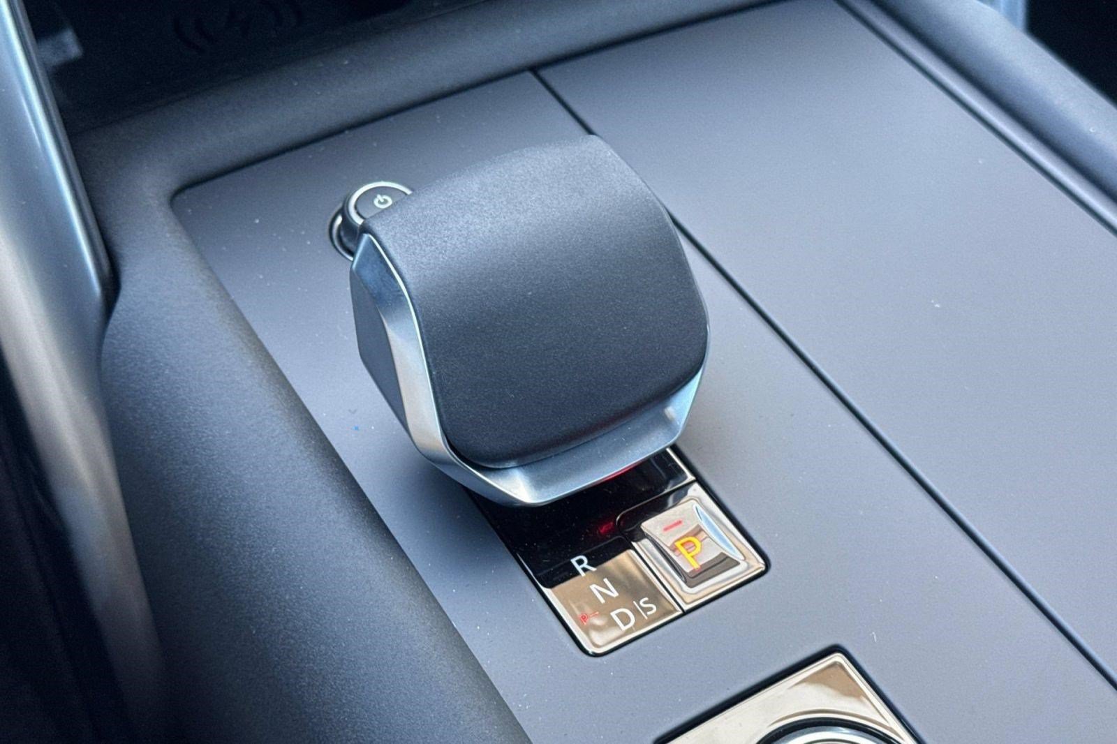 New 2026 Land Rover Discovery S AWD/4WD image 18