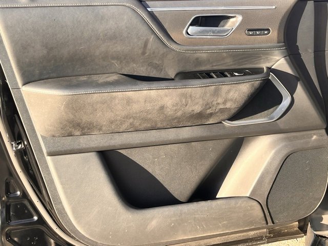 Certified 2025 INFINITI QX80 Luxe image 11