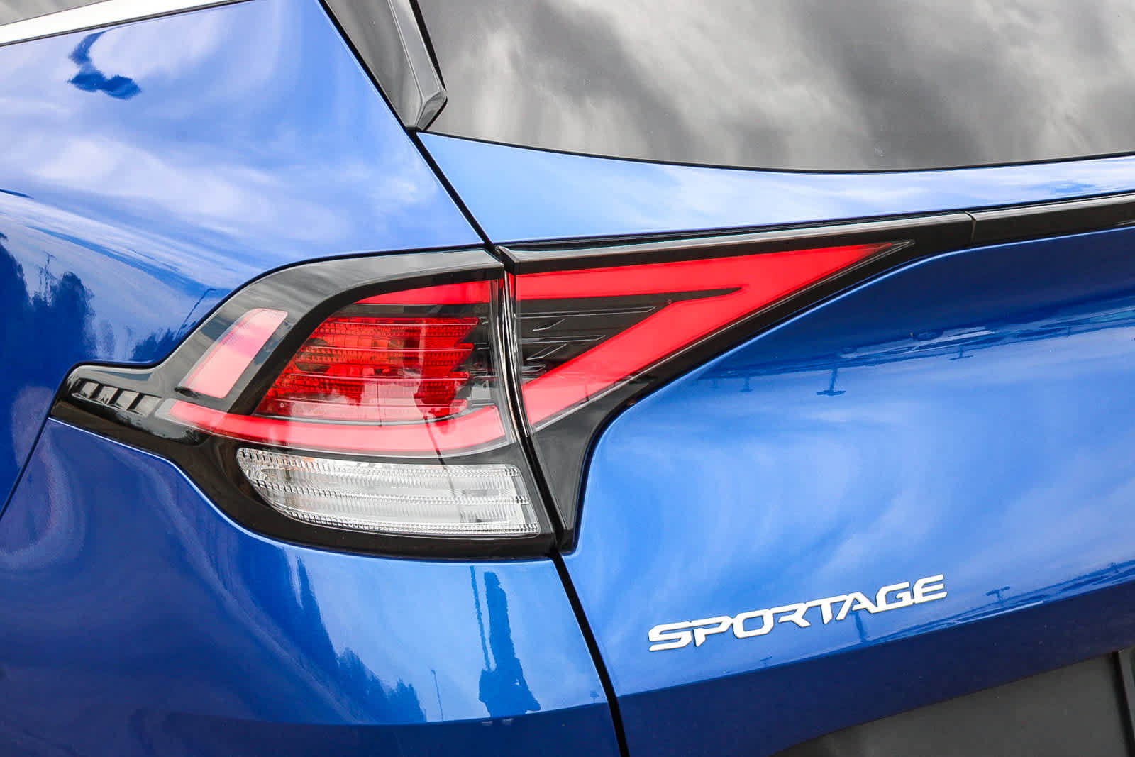 Used 2023 Kia Sportage EX FWD image 9